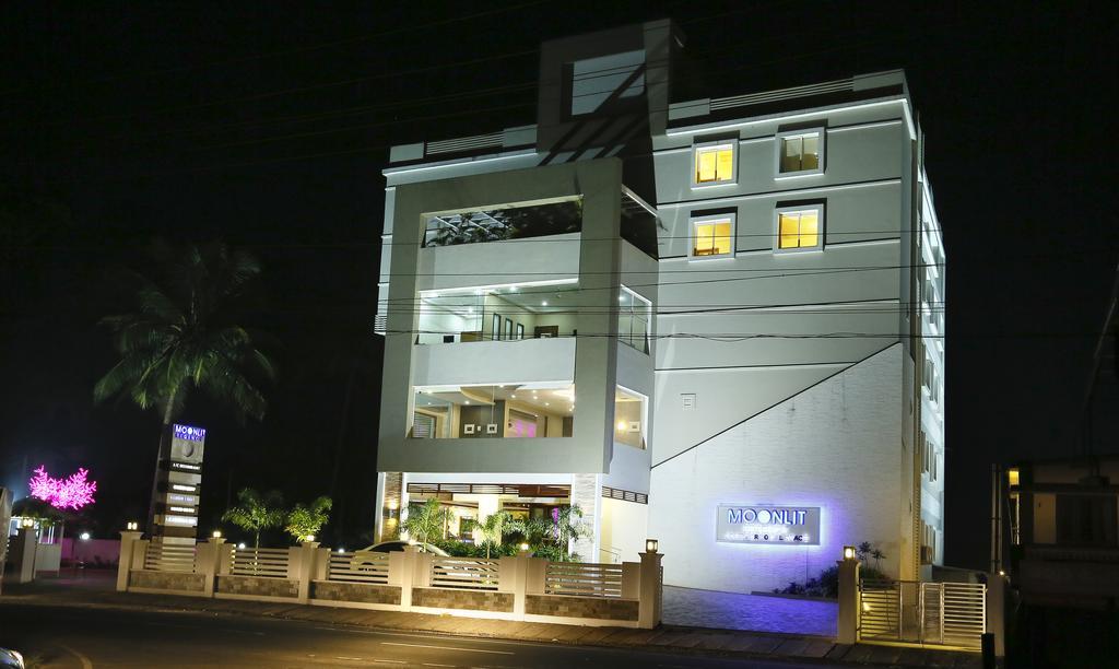 Hotel Moonlit Regency Thodupuzha Exterior photo